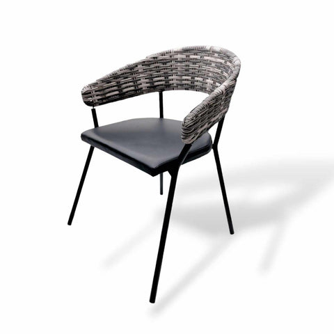 BAGUNI | all-weather chair