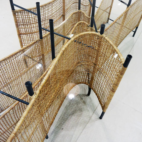 LAMBAT | dining table