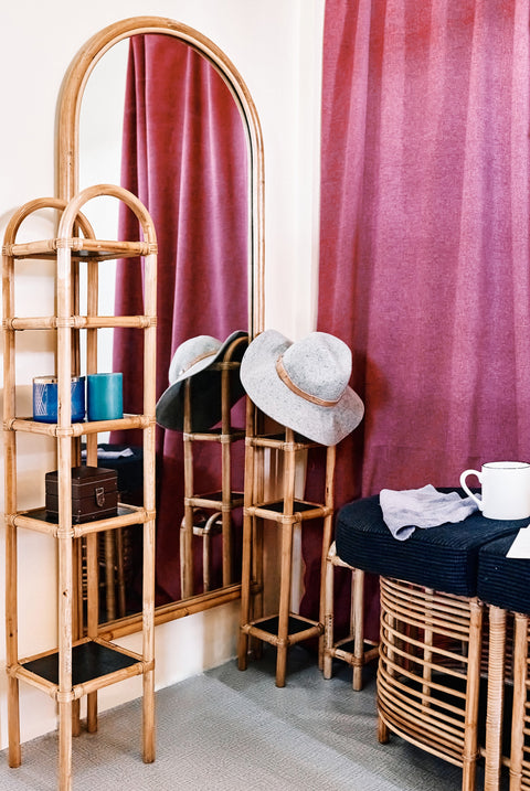 ULAP | standing mirror with shelves